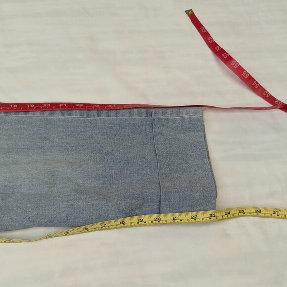 Theory Size 2 Light Wash Cargo Capri Jeans *See Note - Picture 9 of 12